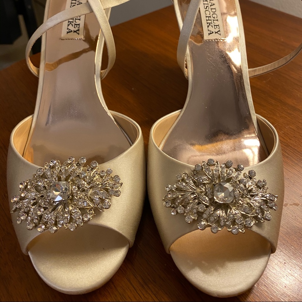 Badgley Mischka Abigail Wedge, Ivory Satin